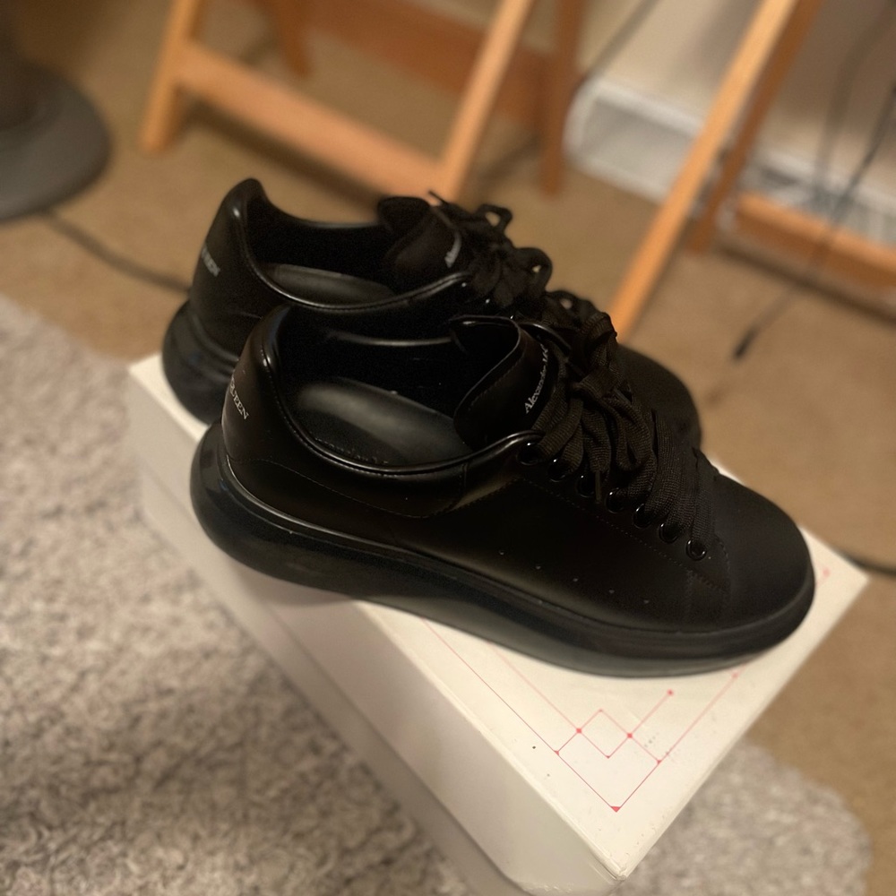 Black on black Alexander Mcqueens size 10 1/2 ( 44 )